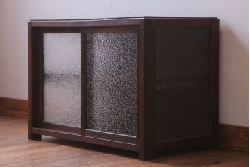 アンティーク家具　和製アンティーク　3面ダイヤガラス仕上げ!小ぶりな収納棚