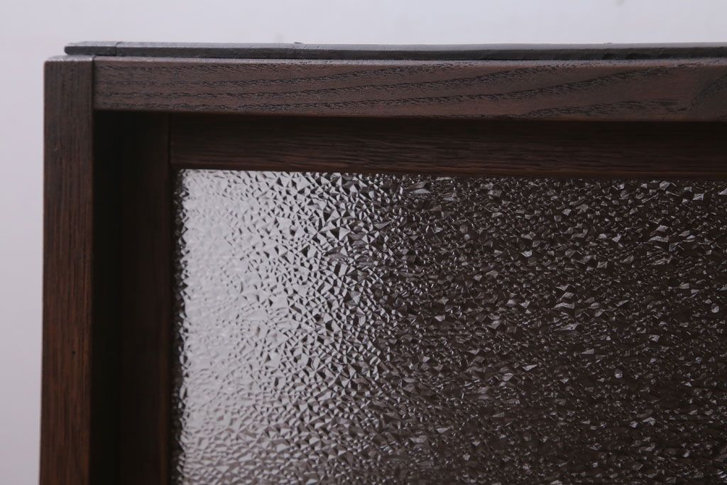 アンティーク家具　和製アンティーク　3面ダイヤガラス仕上げ!小ぶりな収納棚