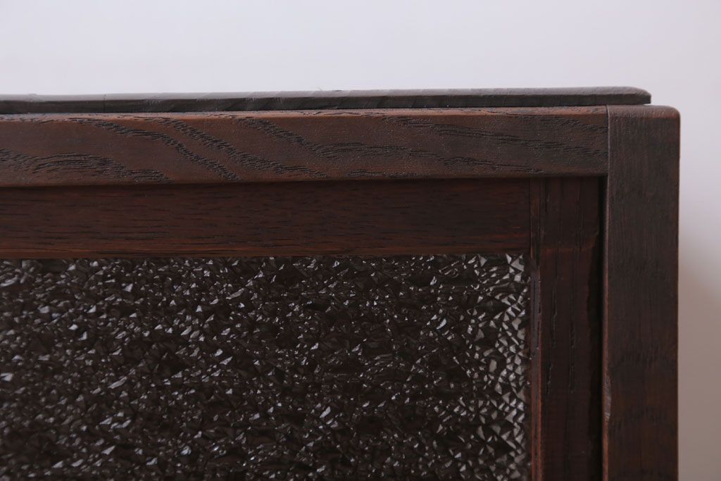 アンティーク家具　和製アンティーク　3面ダイヤガラス仕上げ!小ぶりな収納棚