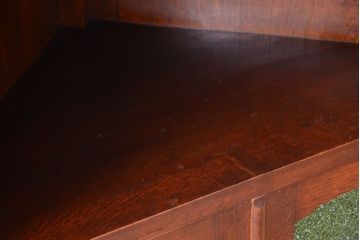 アンティーク家具　大正ロマン　当時物色ガラス入り!古い木製のアンティークコーナーキャビネット(収納棚・飾り棚)