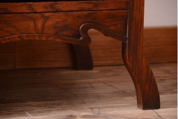 ヴィンテージ家具　イギリスビンテージ　高級品!オーク材の豪華なサイドボード