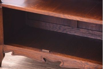 ヴィンテージ家具　イギリスビンテージ　高級品!オーク材の豪華なサイドボード