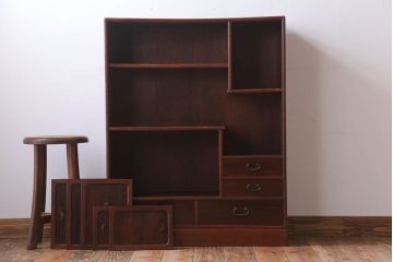 アンティーク家具　アンティーク　古い木製のシンプルな茶箪笥