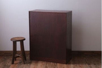 アンティーク家具　アンティーク　古い木製のシンプルな茶箪笥