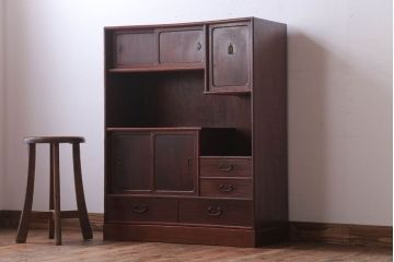アンティーク家具　アンティーク　古い木製のシンプルな茶箪笥