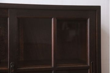 アンティーク家具　和製アンティーク　古いナラ材の小ぶりな脚付き収納棚