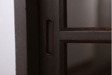 アンティーク家具　和製アンティーク　古いナラ材の小ぶりな脚付き収納棚