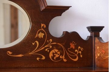 アンティーク家具　イギリスアンティーク　高級品!象嵌が美しいステンドグラス扉の脚付きブックケース(本箱・収納棚・ガラスケース)