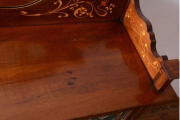 アンティーク家具　イギリスアンティーク　高級品!象嵌が美しいステンドグラス扉の脚付きブックケース(本箱・収納棚・ガラスケース)