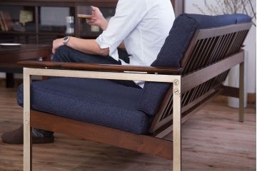 【R様ご成約分】北欧ビンテージ　ローズウッド材のシンプルな3人掛けアームソファ