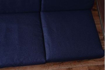 【R様ご成約分】北欧ビンテージ　ローズウッド材のシンプルな3人掛けアームソファ