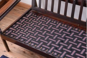 【R様ご成約分】北欧ビンテージ　ローズウッド材のシンプルな3人掛けアームソファ