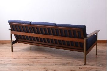 【R様ご成約分】北欧ビンテージ　ローズウッド材のシンプルな3人掛けアームソファ