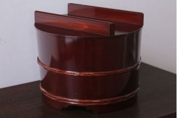 アンティーク雑貨　和製アンティーク　漆が美しい古い木製のお櫃(おひつ)