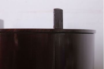 アンティーク雑貨　和製アンティーク　漆が美しい古い木製のお櫃(おひつ)