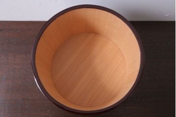 アンティーク雑貨　和製アンティーク　漆が美しい古い木製のお櫃(おひつ)