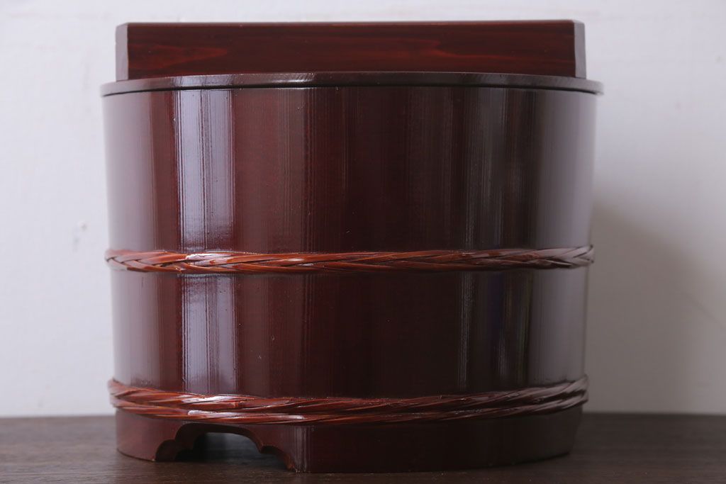 アンティーク雑貨　和製アンティーク　漆が美しい古い木製のお櫃(おひつ)