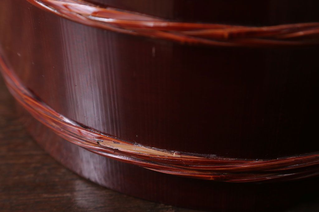 アンティーク雑貨　和製アンティーク　漆が美しい古い木製のお櫃(おひつ)