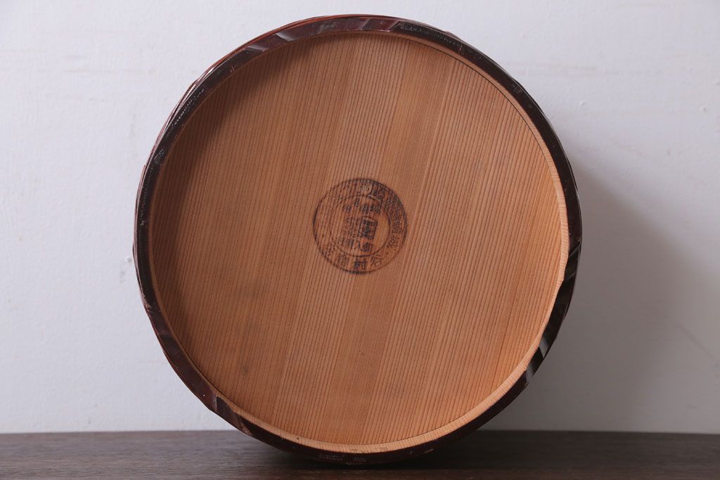 アンティーク雑貨　和製アンティーク　漆が美しい古い木製のお櫃(おひつ)