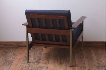 ヴィンテージ家具　北欧ビンテージ　ローズウッド材のシンプルな1人掛けアームソファ(1)