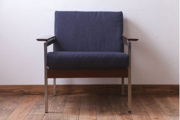 ヴィンテージ家具　北欧ビンテージ　ローズウッド材のシンプルな1人掛けアームソファ(2)