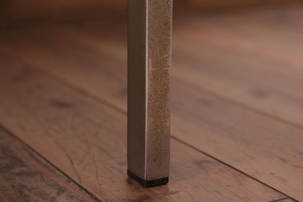 ヴィンテージ家具　北欧ビンテージ　ローズウッド材のシンプルな1人掛けアームソファ(2)