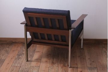 ヴィンテージ家具　北欧ビンテージ　ローズウッド材のシンプルな1人掛けアームソファ(2)