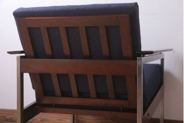 ヴィンテージ家具　北欧ビンテージ　ローズウッド材のシンプルな1人掛けアームソファ(2)