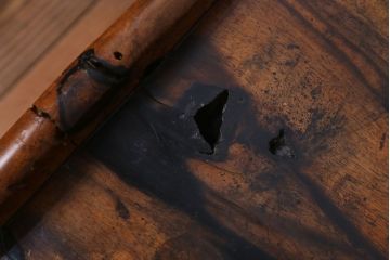 アンティーク家具　ジャンク品　古民具・骨董　明治〜大正期　古い黒柿材のアンティーク文机