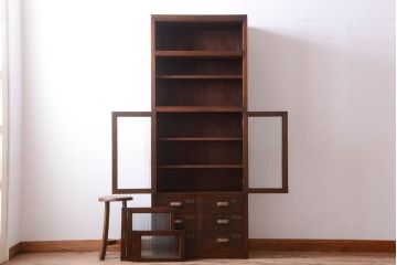 アンティーク家具　和製アンティーク　一本物　モールガラス入り!前面カバ材の縦型戸棚