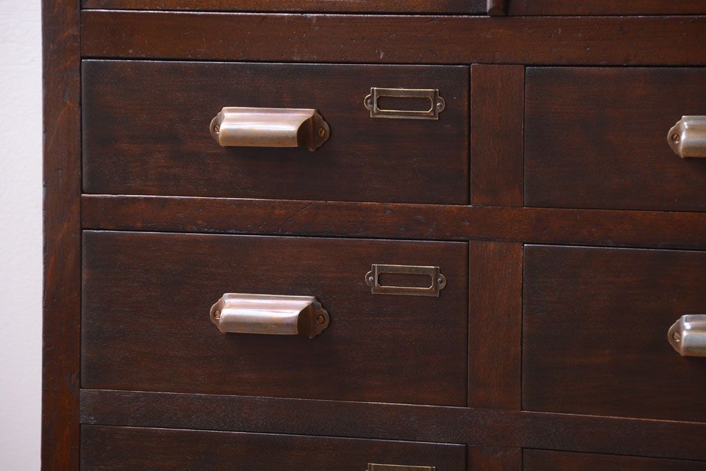 アンティーク家具　和製アンティーク　一本物　モールガラス入り!前面カバ材の縦型戸棚