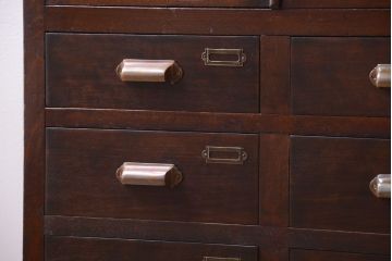 アンティーク家具　和製アンティーク　一本物　モールガラス入り!前面カバ材の縦型戸棚