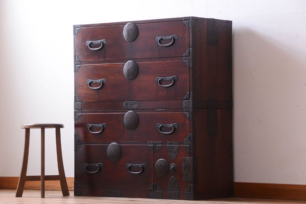 アンティーク家具　古民具・骨董　明治〜大正期　前面欅材のアンティーク重ね衣装箪笥