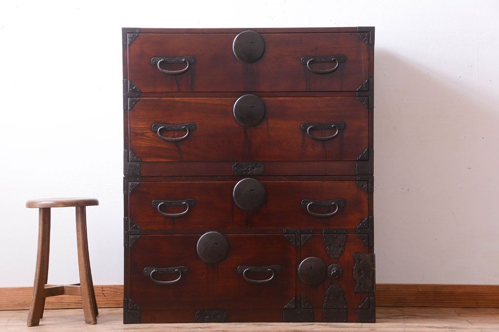 アンティーク家具　古民具・骨董　明治〜大正期　前面欅材のアンティーク重ね衣装箪笥