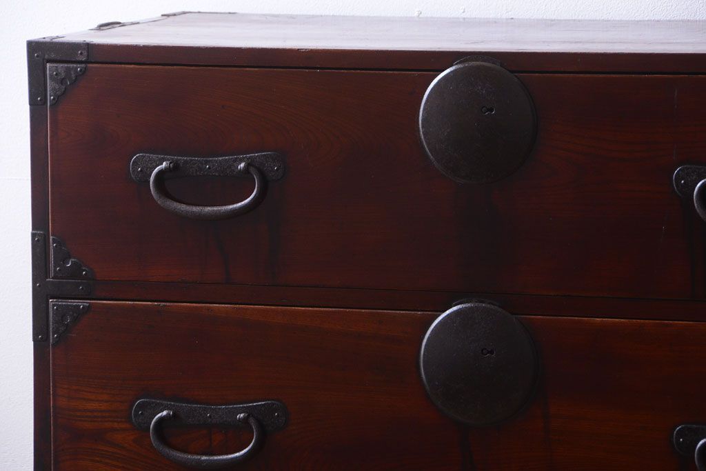 アンティーク家具　古民具・骨董　明治〜大正期　前面欅材のアンティーク重ね衣装箪笥