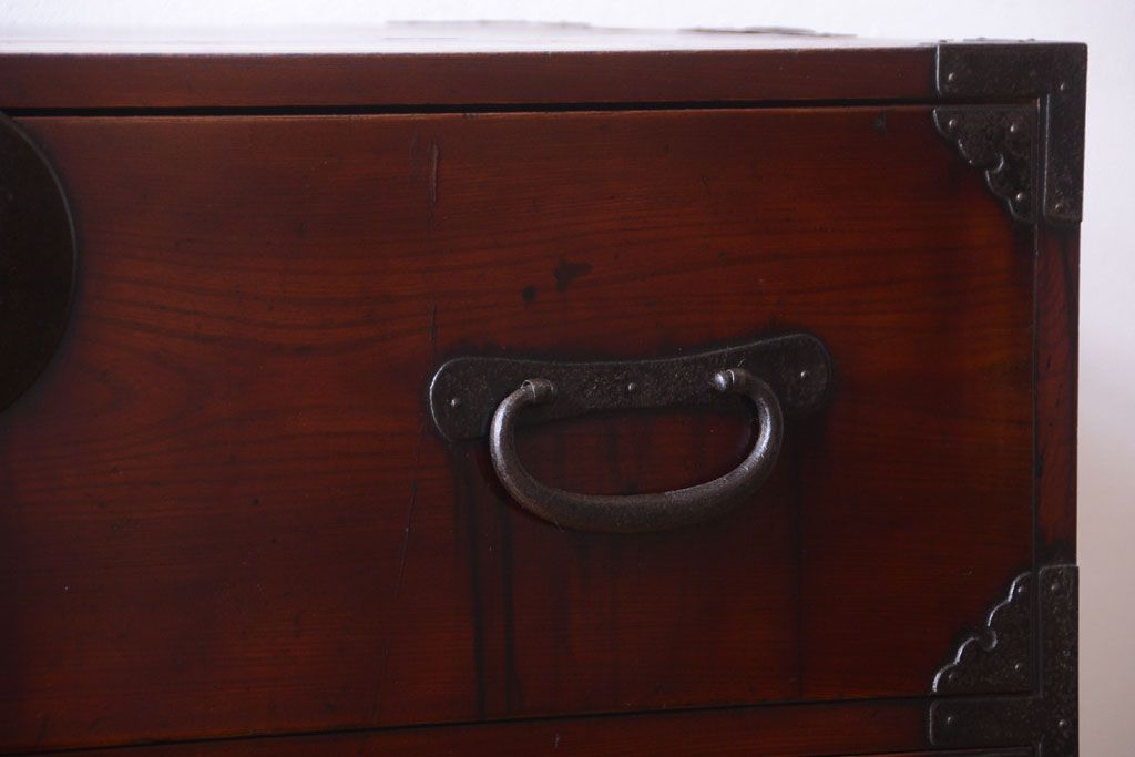 アンティーク家具　古民具・骨董　明治〜大正期　前面欅材のアンティーク重ね衣装箪笥