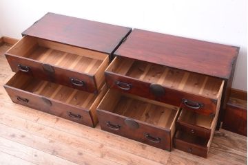 アンティーク家具　古民具・骨董　明治〜大正期　前面欅材のアンティーク重ね衣装箪笥