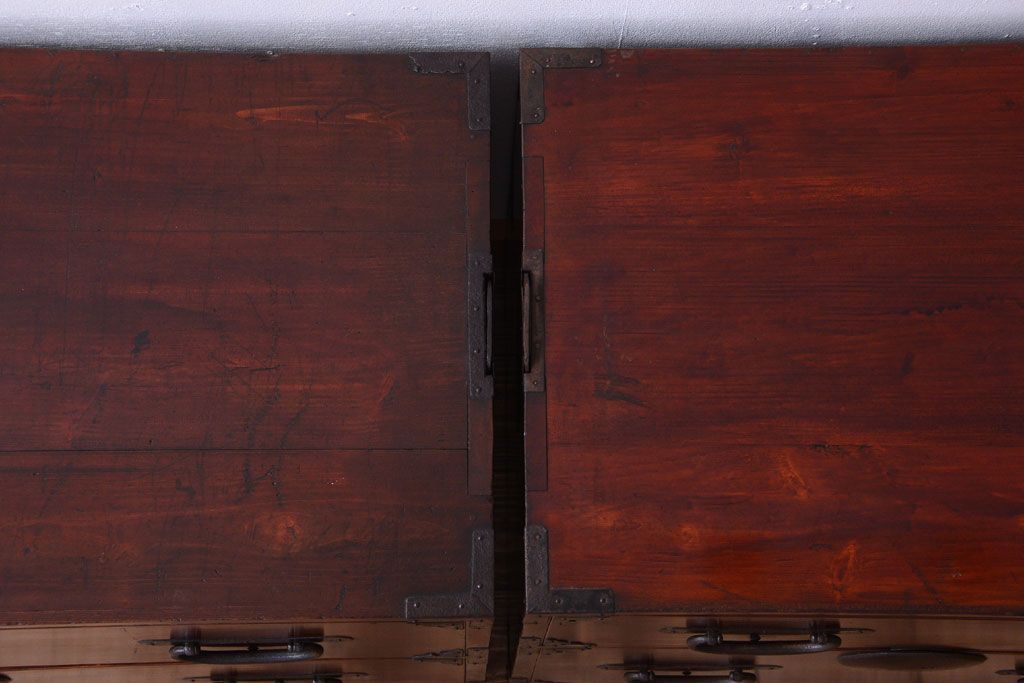 アンティーク家具　古民具・骨董　明治〜大正期　前面欅材のアンティーク重ね衣装箪笥