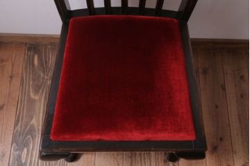 アンティーク家具　イギリスアンティーク　オーク材の優雅なチェア(椅子)