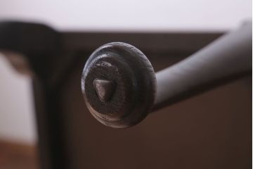 アンティーク家具　イギリスアンティーク　オーク材の優雅なチェア(椅子)