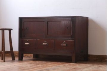レトロ家具　昭和レトロ　角脚付きのシンプルなローボード