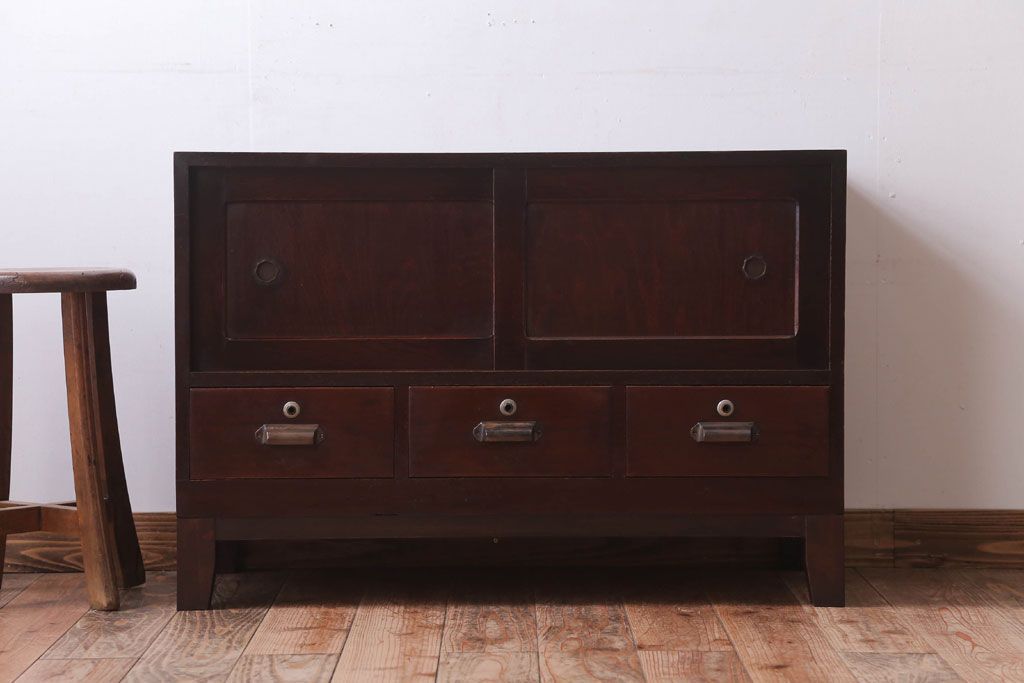 レトロ家具　昭和レトロ　角脚付きのシンプルなローボード