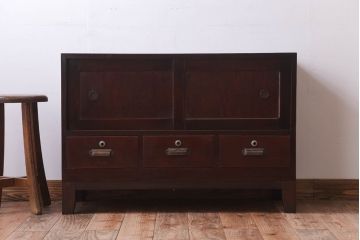 レトロ家具　昭和レトロ　角脚付きのシンプルなローボード