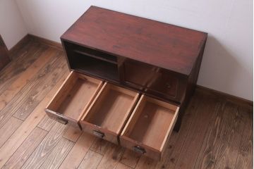 レトロ家具　昭和レトロ　角脚付きのシンプルなローボード