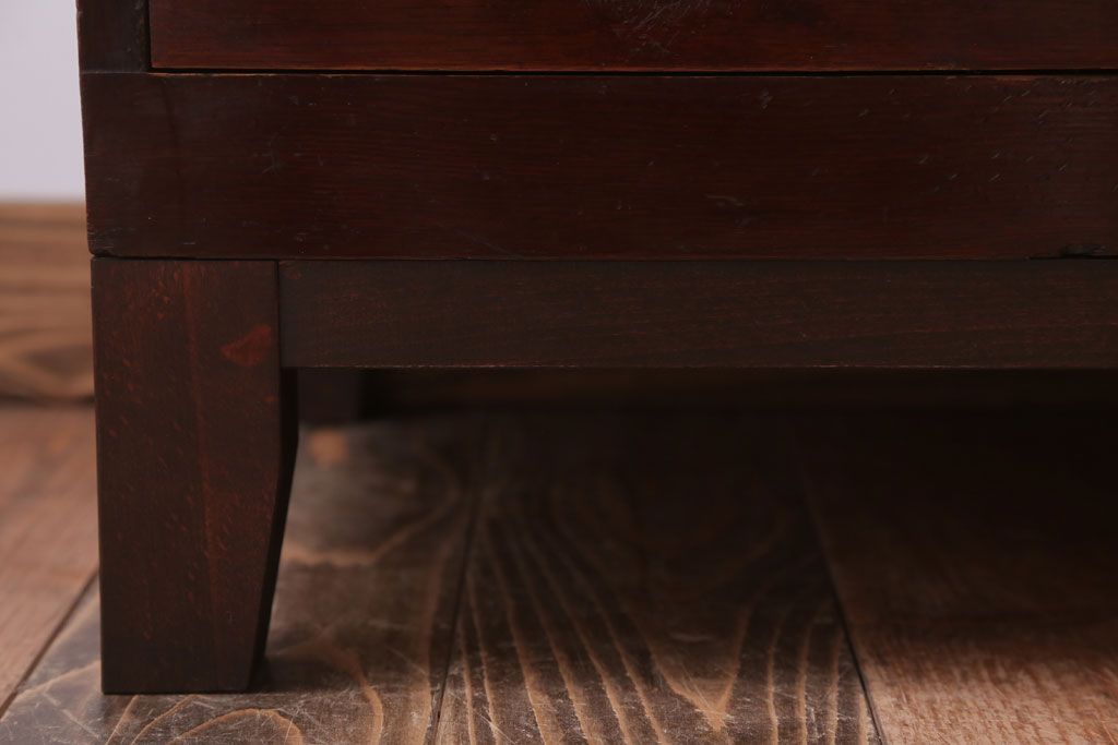 レトロ家具　昭和レトロ　角脚付きのシンプルなローボード