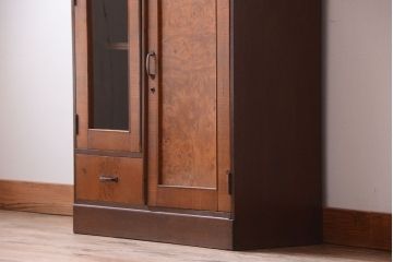 レトロ家具　昭和レトロ　古い木の小ぶりなアンティーク収納棚(下駄箱)