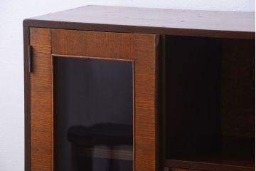 レトロ家具　昭和レトロ　古い木の小ぶりなアンティーク収納棚(下駄箱)