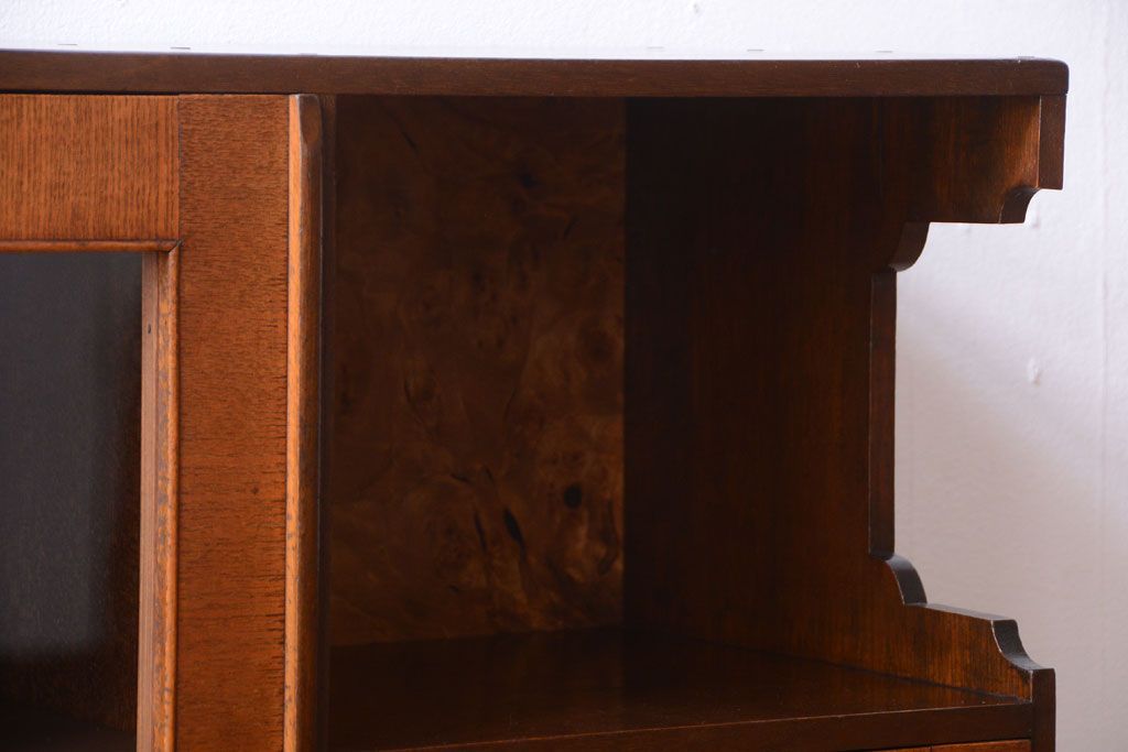 レトロ家具　昭和レトロ　古い木の小ぶりなアンティーク収納棚(下駄箱)