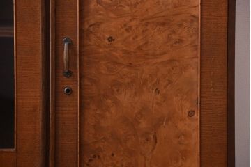 レトロ家具　昭和レトロ　古い木の小ぶりなアンティーク収納棚(下駄箱)