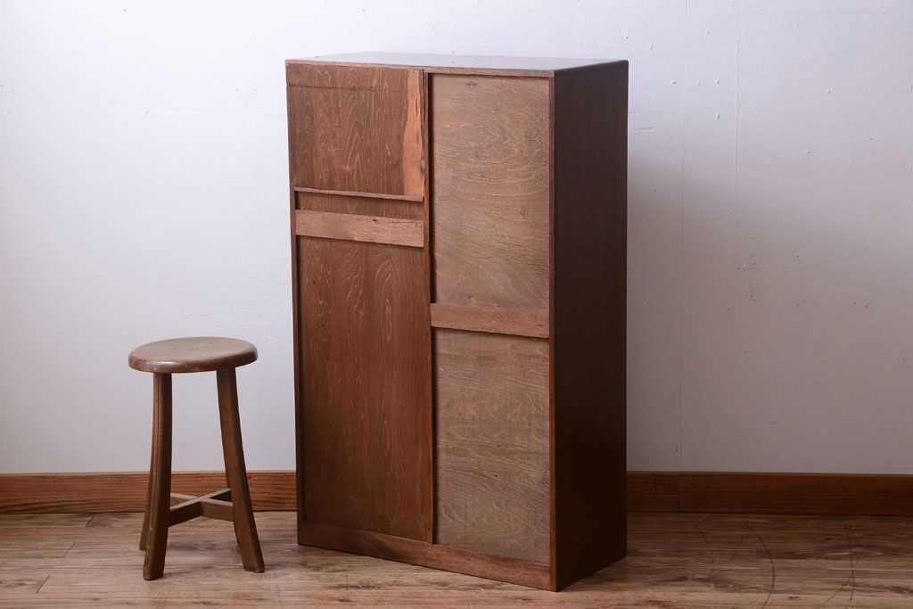 レトロ家具　昭和レトロ　古い木の小ぶりなアンティーク収納棚(下駄箱)